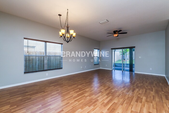 Building Photo - 747 Star Pointe Dr
