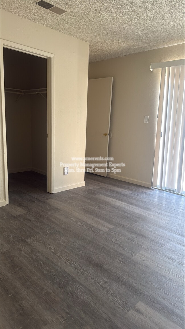 Building Photo - 3016 Snowberry Ln