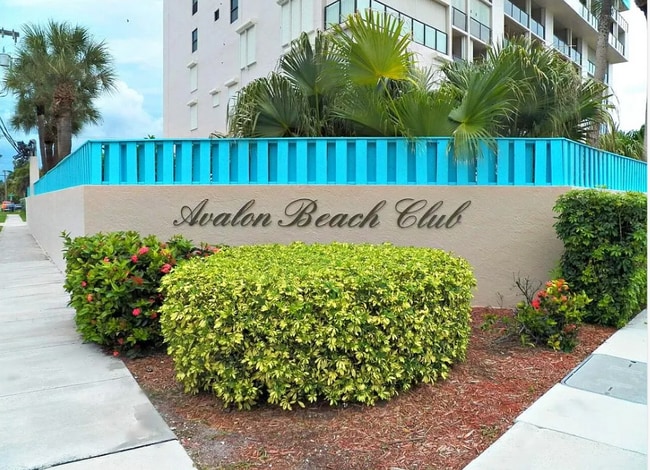 Building Photo - 355 S Ocean Dr