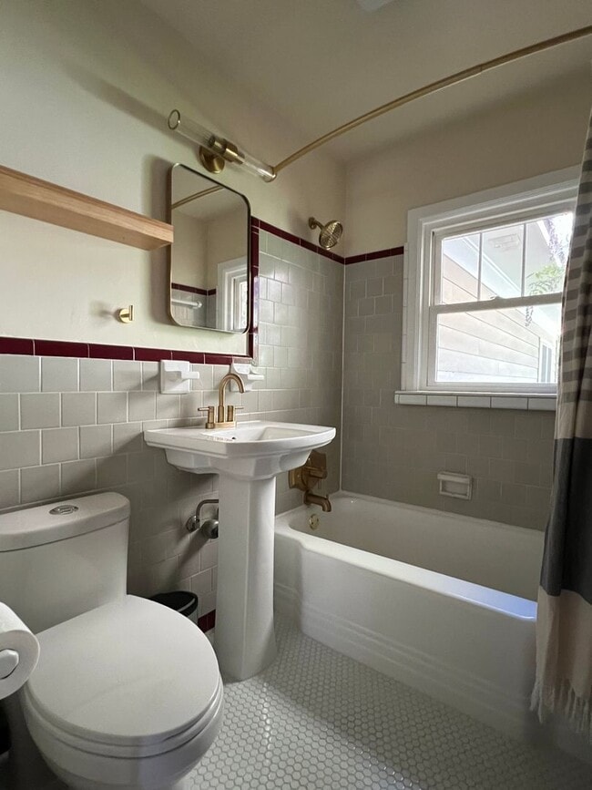 Building Photo - Four Bedroom Ranch St Home in Abercorn Heights - Lamara Heights District