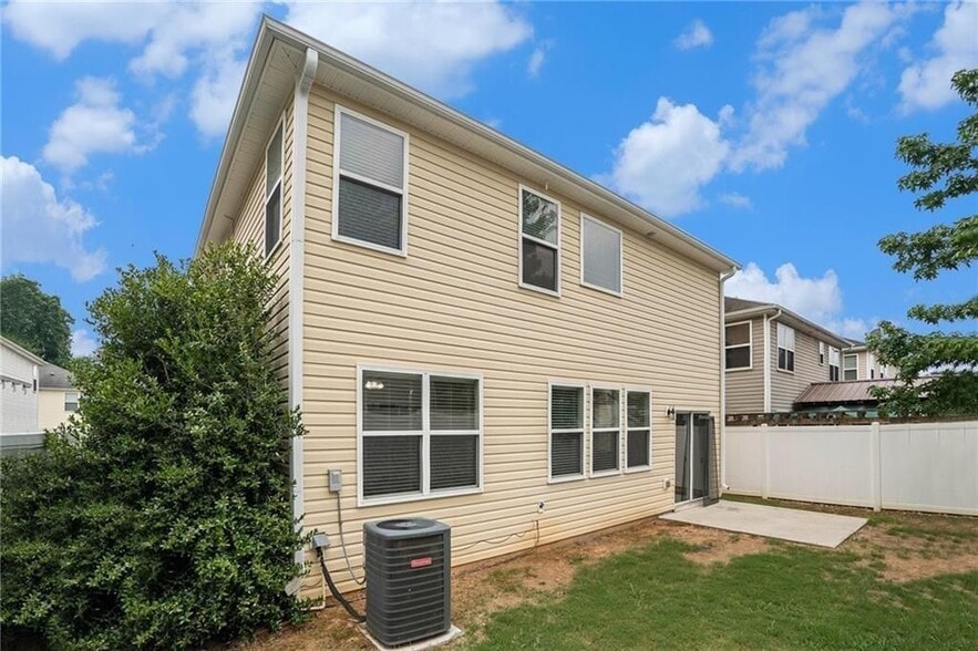 Building Photo - 3660 Roseman Landing