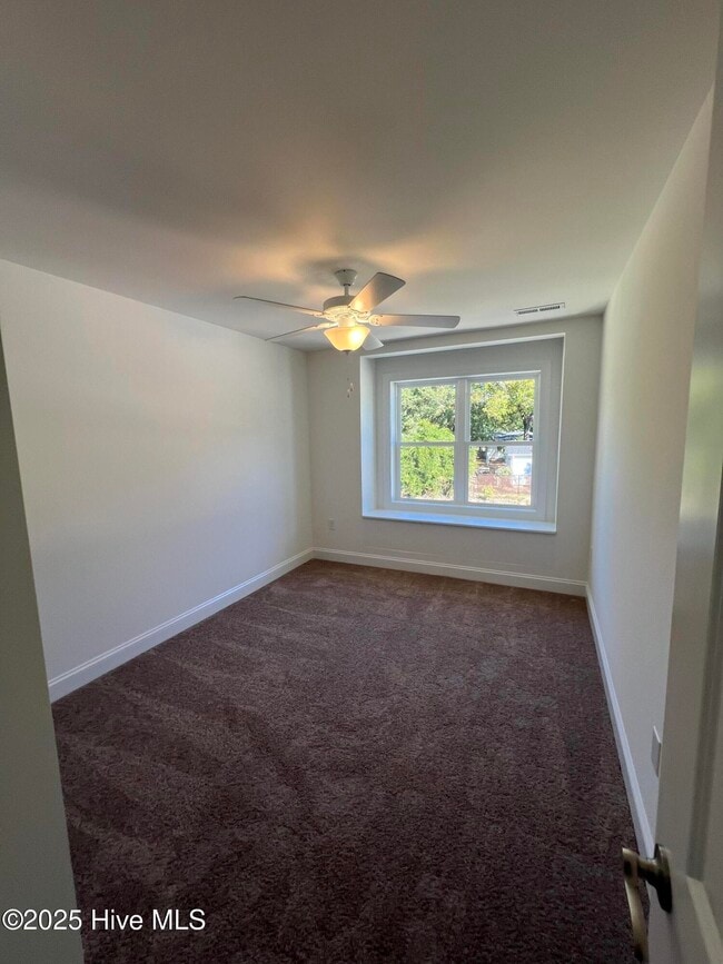 Building Photo - 257 Townhome Ln