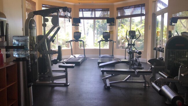 Building Photo - 2025 Lavers Cir