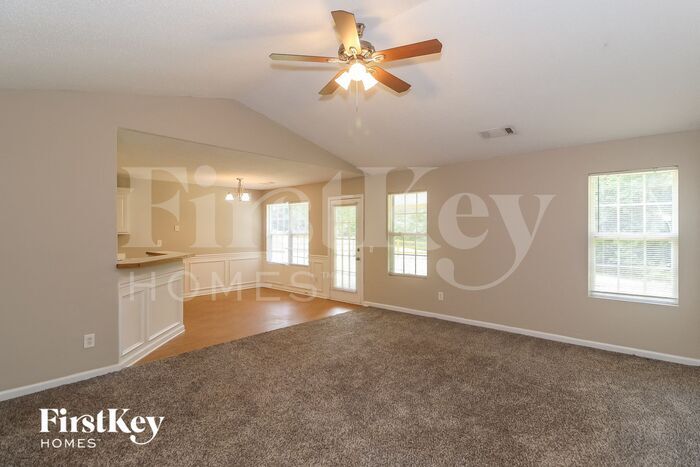 Building Photo - 464 Raymond Dr