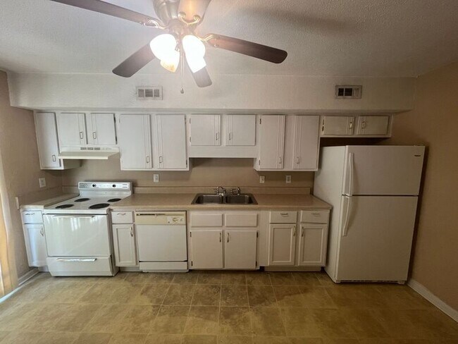 Building Photo - 716 Marley Way