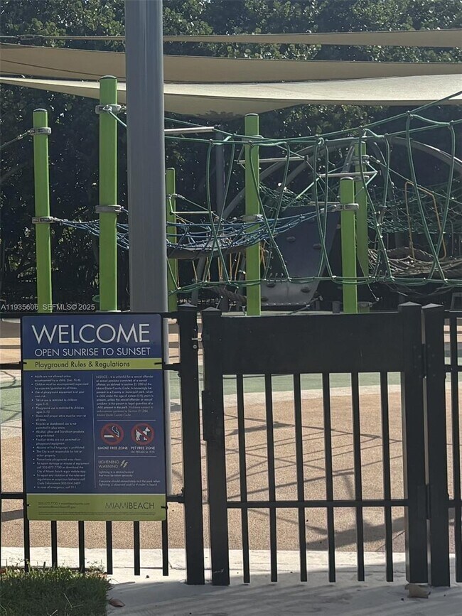 Building Photo - 8425 Harding Ave