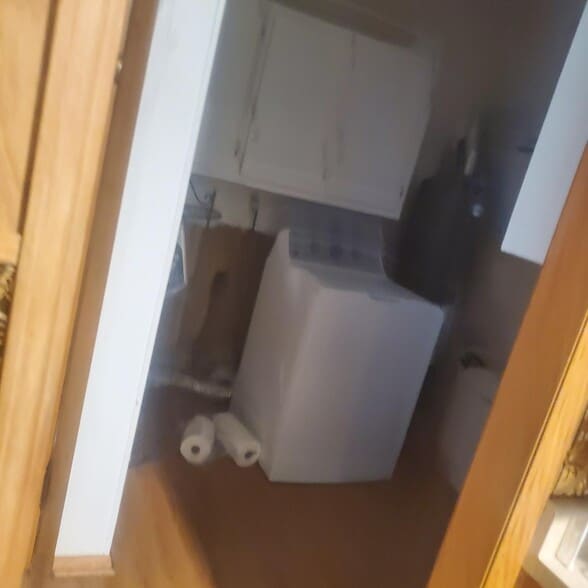 Laundry Area - 908 West Ave