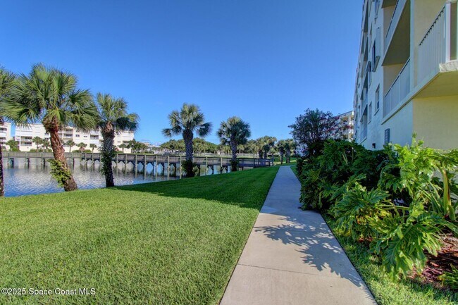 Building Photo - 8921 Lake Dr