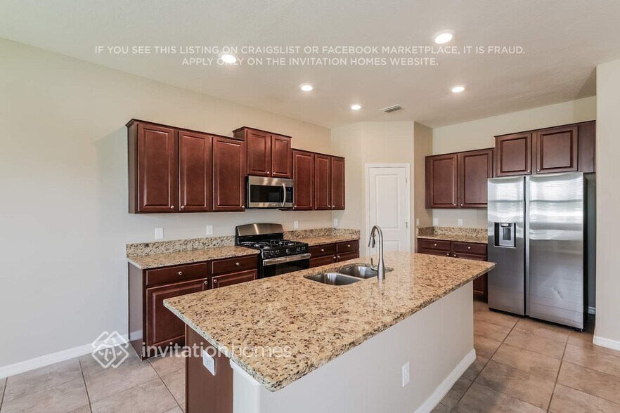 Building Photo - 8939 Shadyside Ln