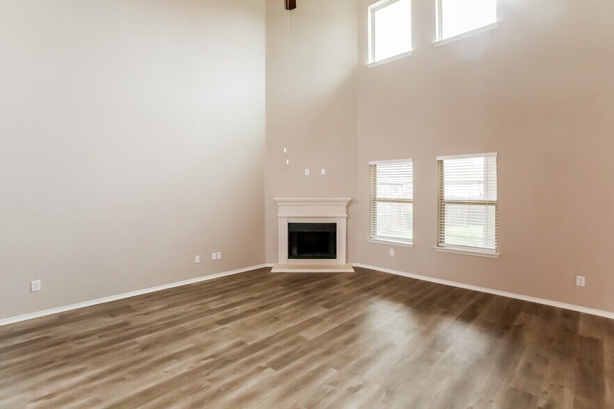 Building Photo - 617 Pawnee St