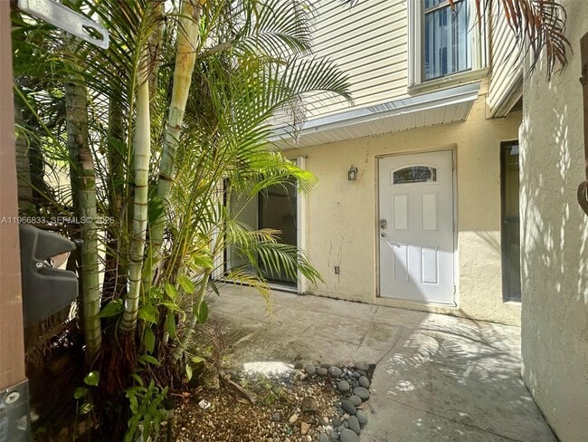 Building Photo - 645 Executive Center Dr