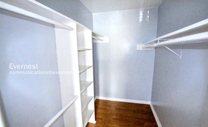 Building Photo - 5801 Thunderbird St