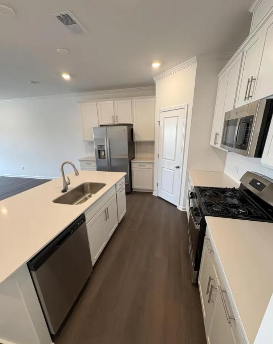 Building Photo - 204 Marelli Dr