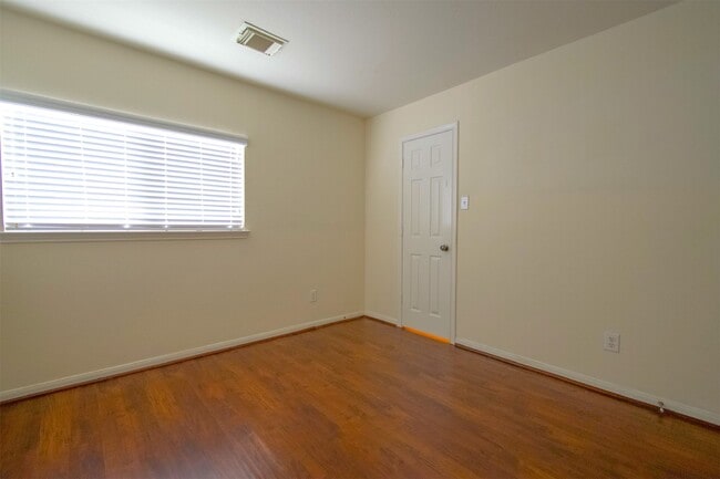Building Photo - 15602 Waumsley Way