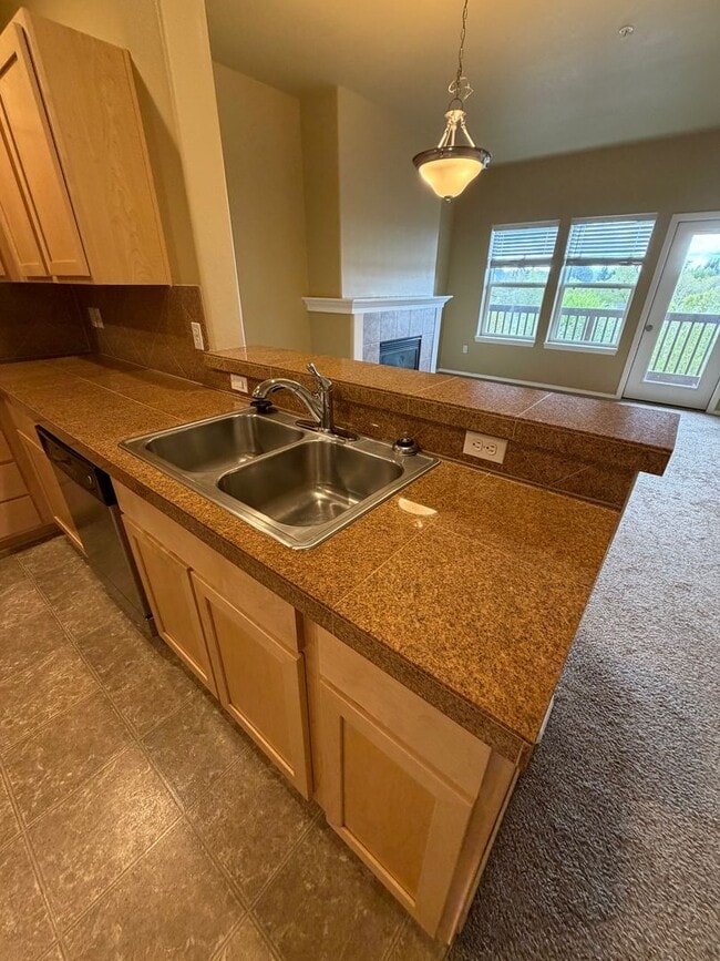 Building Photo - Modern Comfort Meets Easy Living in McKenzie Ridge Estates