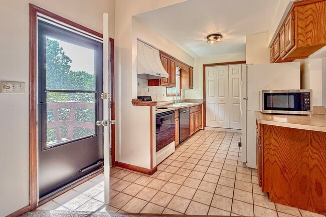 Building Photo - 12182 Heron Dr