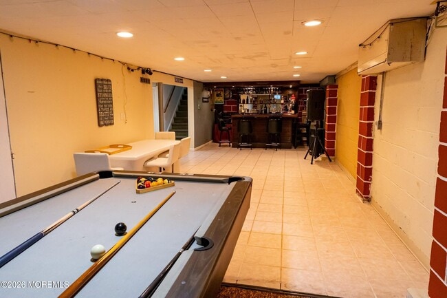 Building Photo - 18 Arbor Way