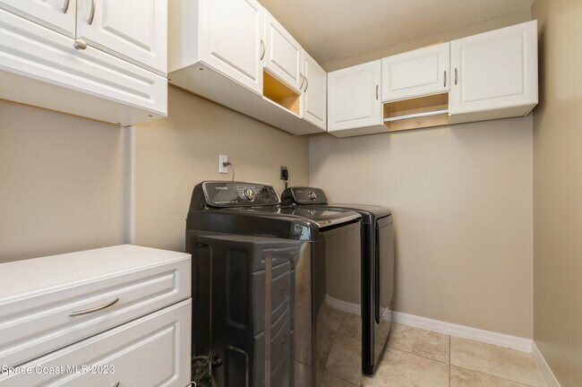 Building Photo - 5527 Indigo Crossing Dr