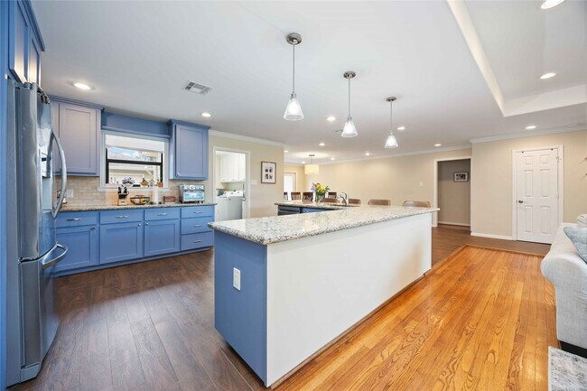 Building Photo - 5326 De Milo Dr
