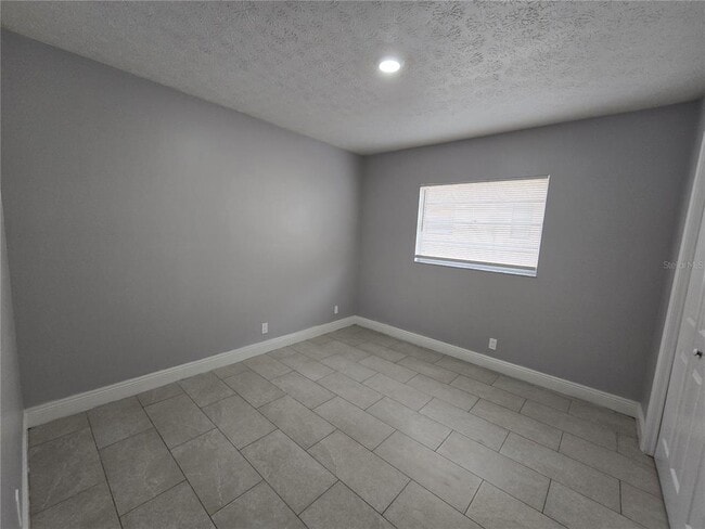 Building Photo - 2216 Tanglewood Way