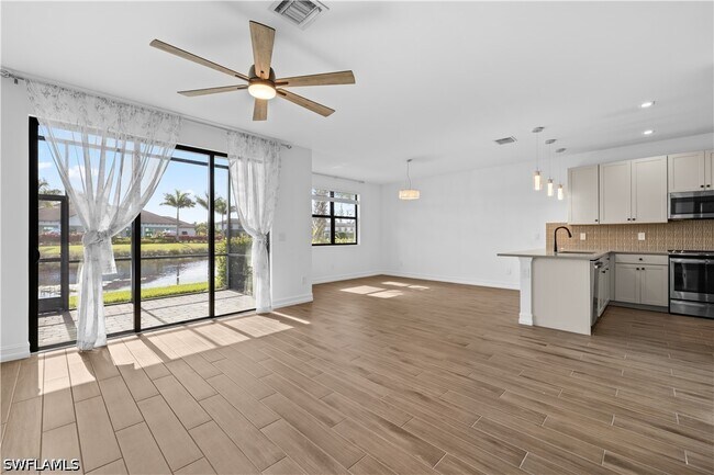 Building Photo - 7548 Carnegie Way