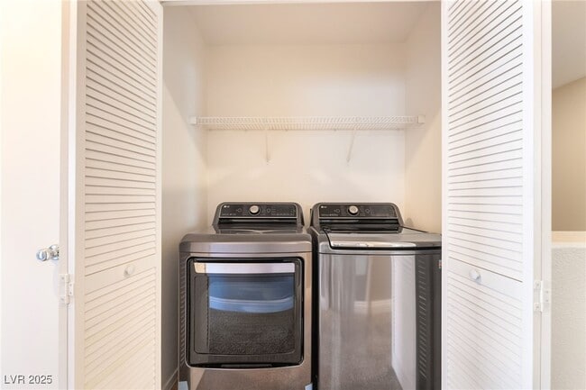 Building Photo - 182 Gilliflower Ave