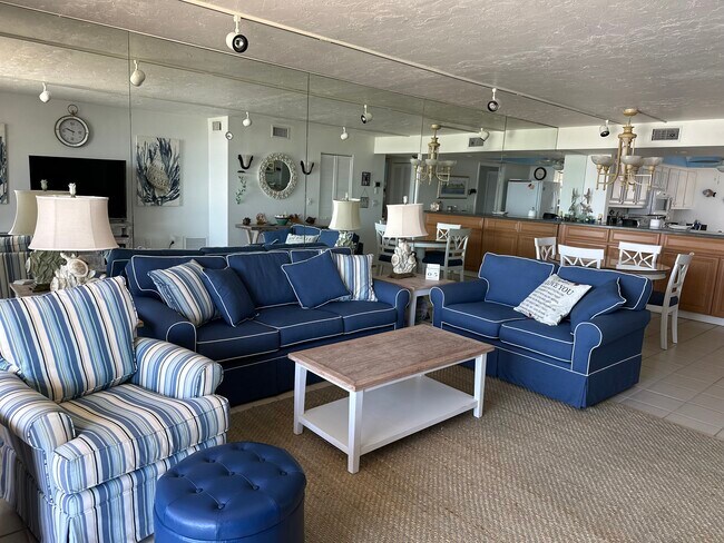 Building Photo - 4141 Ocean Dr