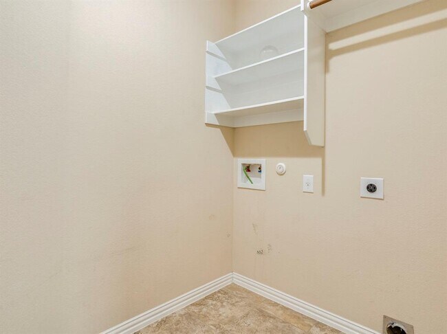 Building Photo - 327 Saffron Springs