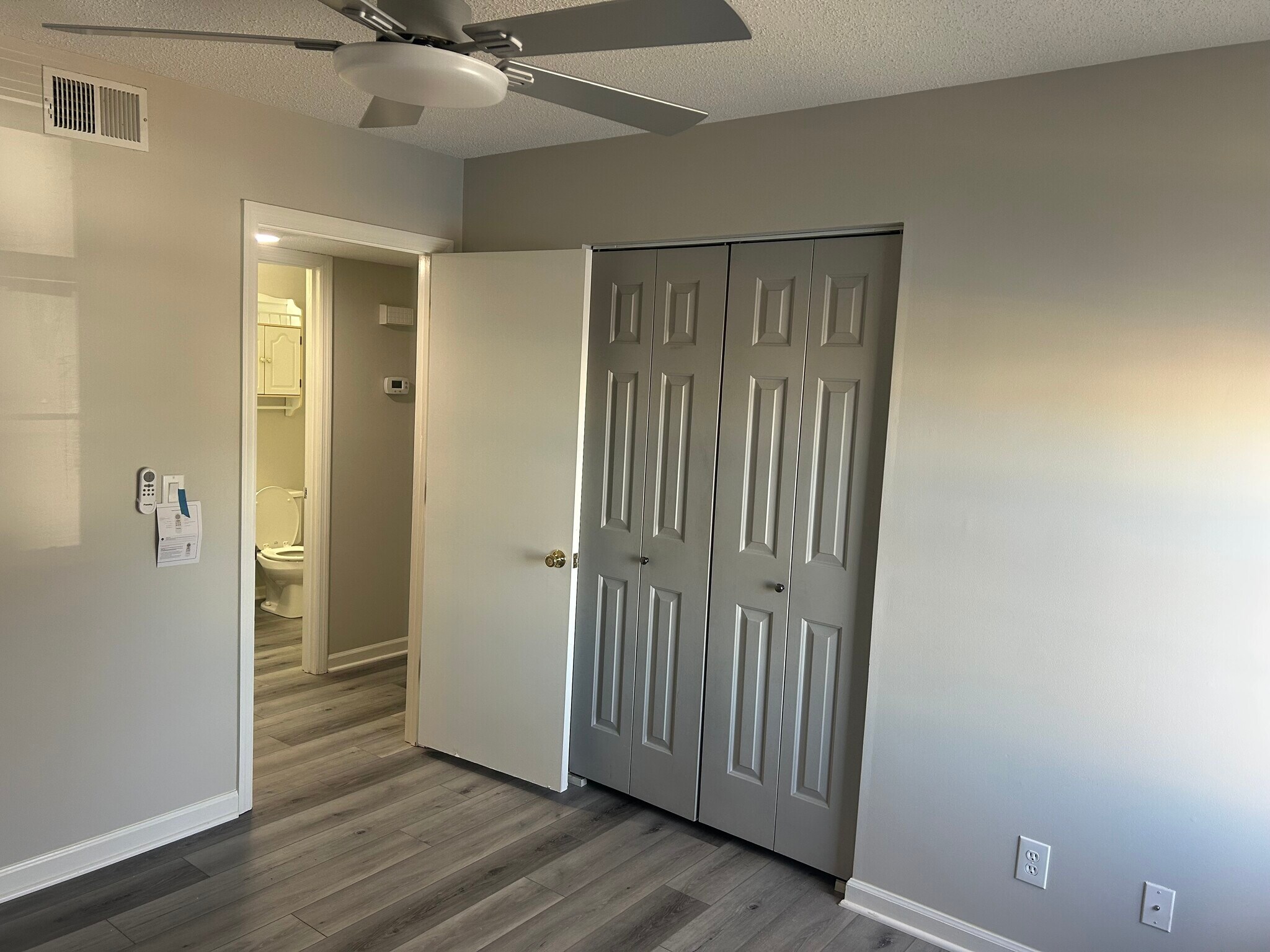 Building Photo - 8960 Duckview Dr