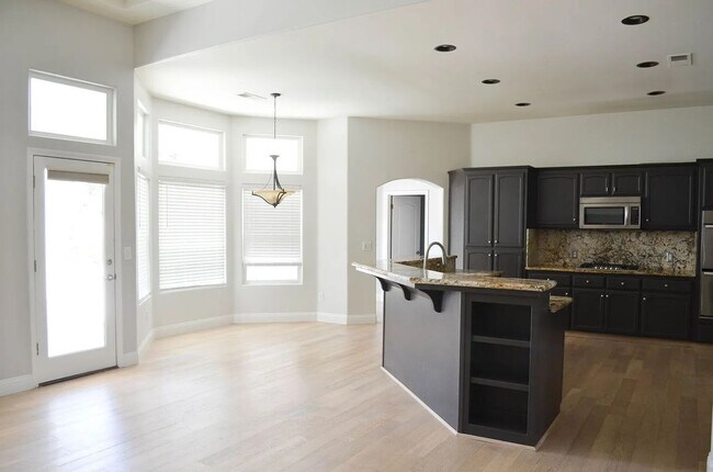 Building Photo - Spacious Riverlakes Golf Course Home with Pool, Spa & 3-Car Garage