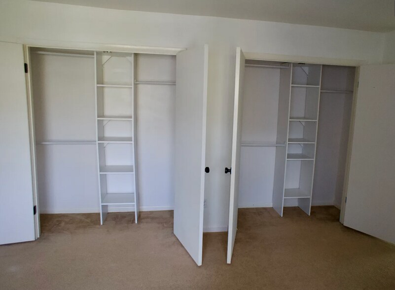 Building Photo - 2289 Bedford St