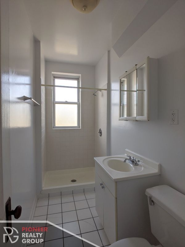 Building Photo - 3042 N Whipple St