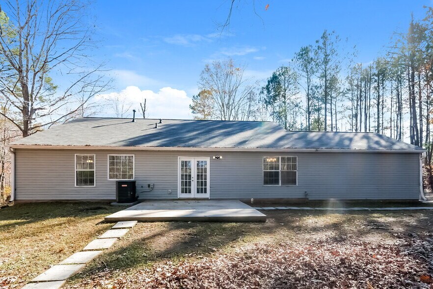 Building Photo - 235 Riverbrooke Terrace