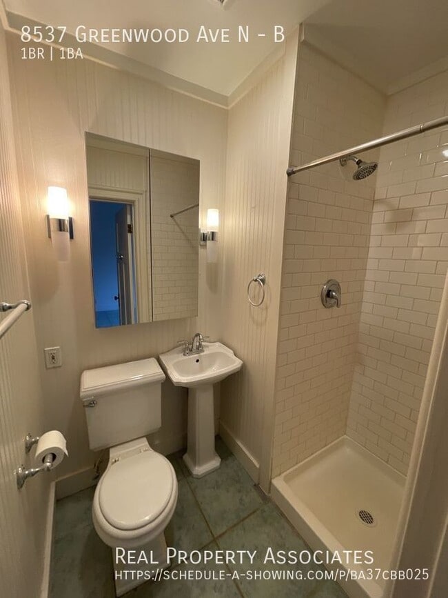 Building Photo - 8537 Greenwood Ave N