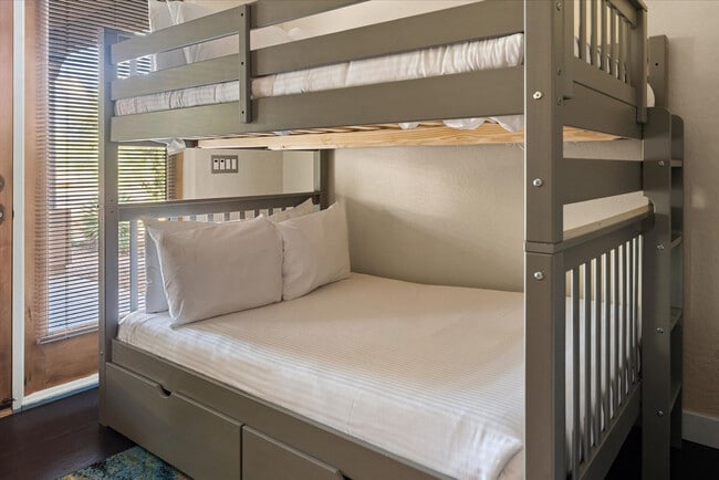 Building Photo - 6708 E Calle de Las Estrellas Rd