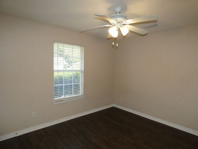 Building Photo - 4732 La Casa Cir
