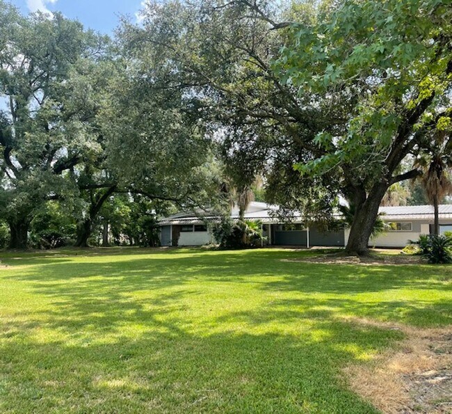 Primary Photo - 3 BR 2.5 bath - Gonzales