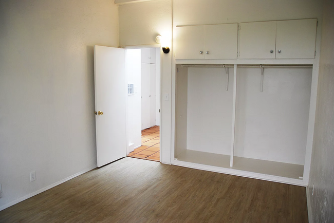 Unit A - Closet Space - 1025 El Embarcadero Rd