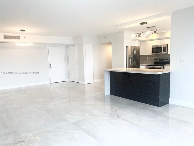 Building Photo - 3530 Mystic Pointe Dr