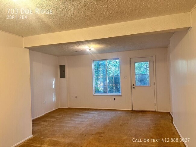 Building Photo - 703 Doe Ridge