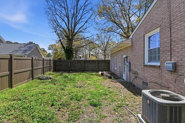 Building Photo - 3 Bedroom 1.5 bath home in hampton