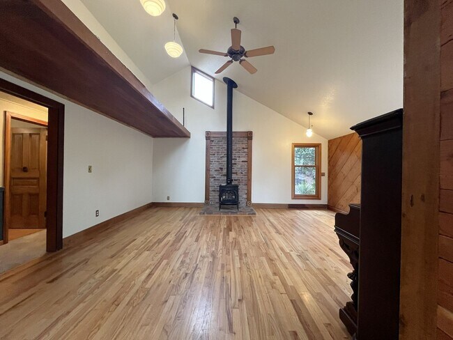 Building Photo - Vintage Urban Farmhouse 3 Bd 1 Bath home! Large bonus room & Balcony!  Surrounded by trees on lar...