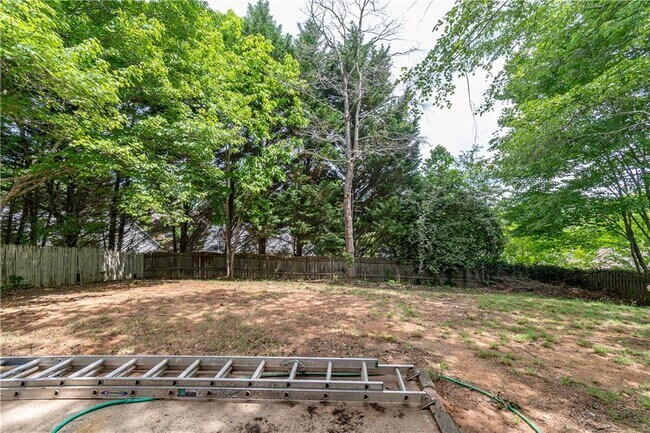 Building Photo - 3895 Tugaloo Dr NE