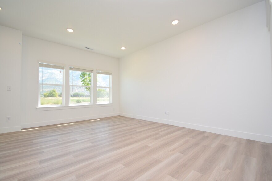Building Photo - 1754 N 300 E