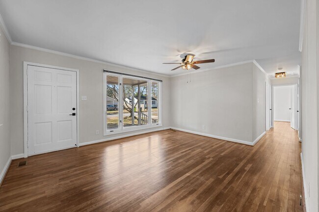 Building Photo - Three bedroom home for rent