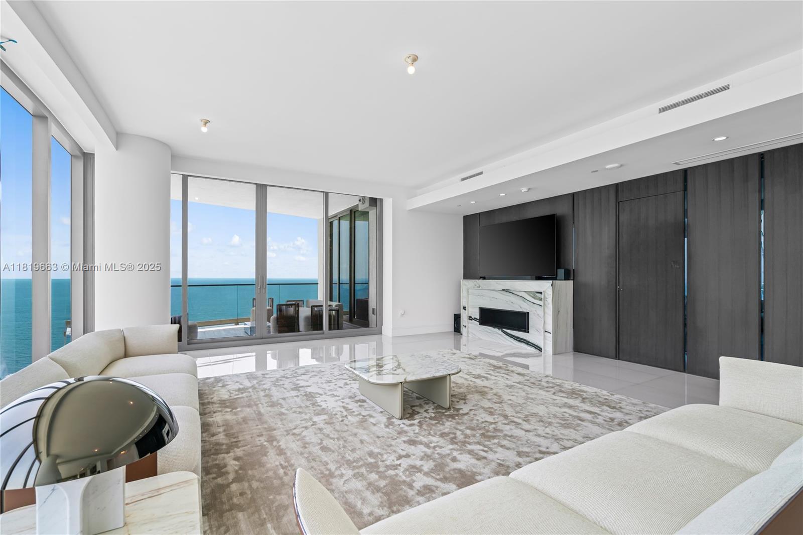 Building Photo - 17975 Collins Ave