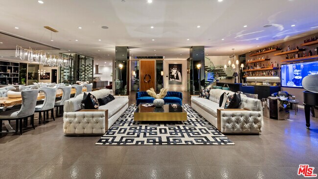 Building Photo - 1111 Sierra Alta Way