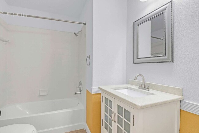 Building Photo - "Charming 3-Bedroom Home in San Antonio with Spacious 1530 sq ft Layout & 2 Full Baths!"