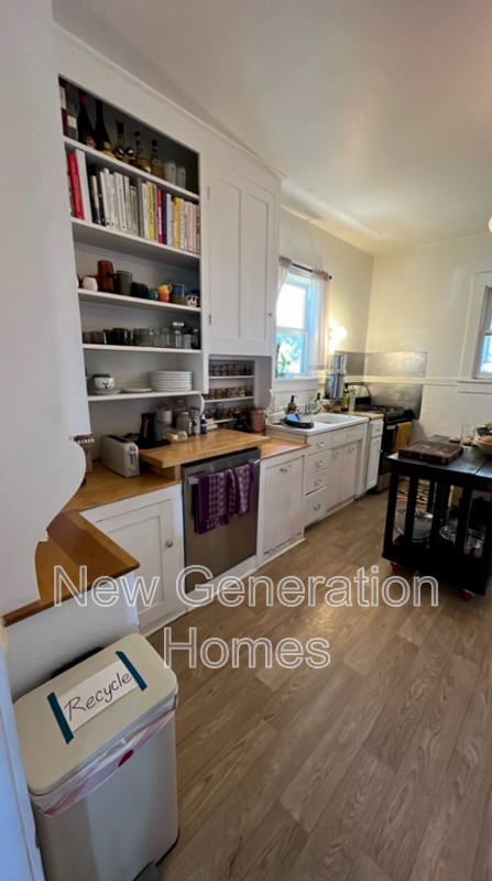 Building Photo - 412 E St Vrain St