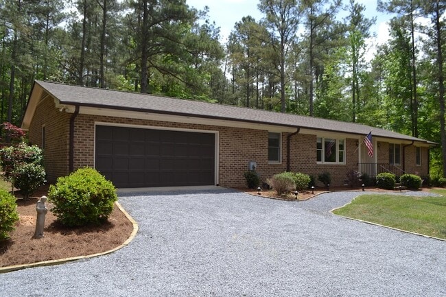 Building Photo - 861 Hawthorne Dr